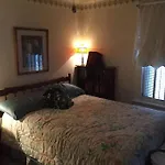 Opuluxe Cottage Peaks Retreat